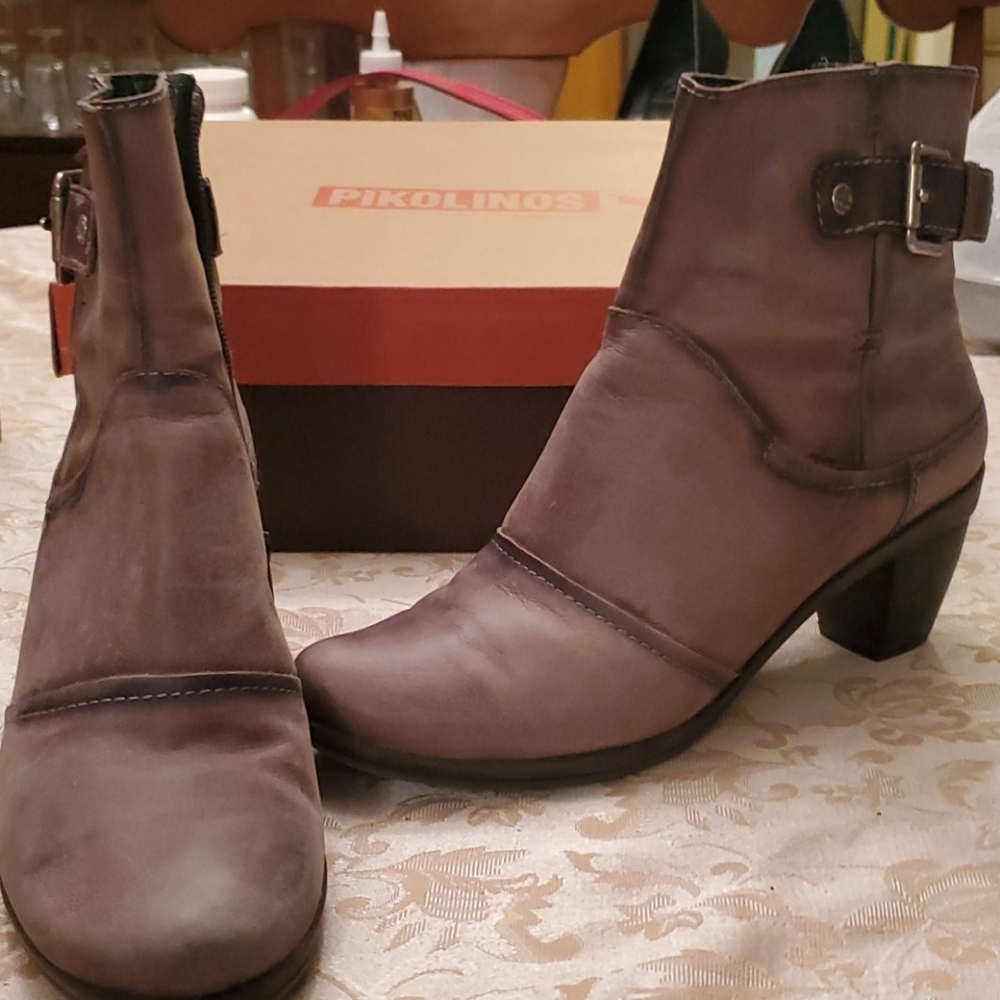 Pikolinos ankle boot, 2 inch heel